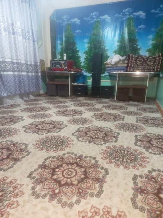 Uyda kvarterant turadi buyumlarini olib ketadi