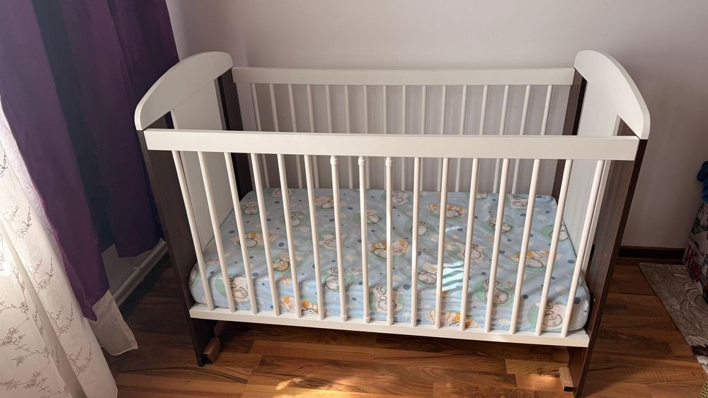 Vând pătuț in stare perfecă.