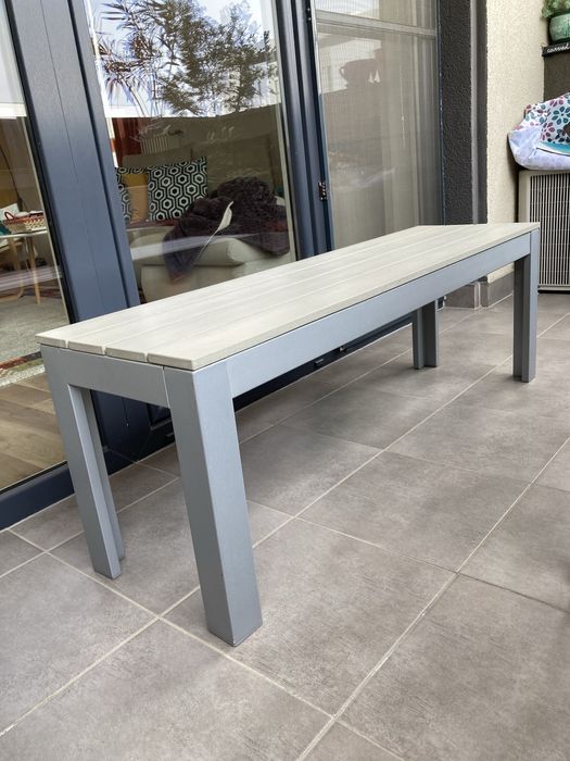 Vand mobilier de terasa