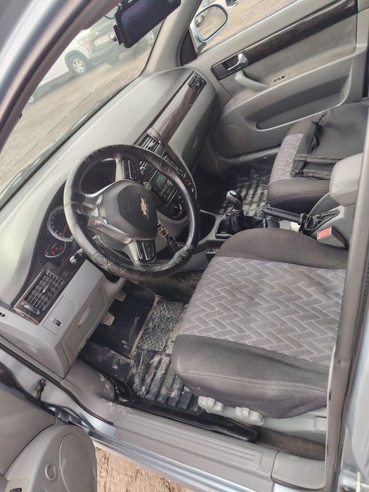 Ласетти сотилади