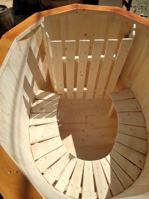 Ciubar din lemn de molid pentru baie