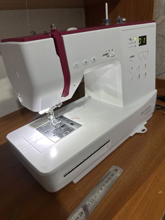 Продается швейная машинка bernette sew&go 7