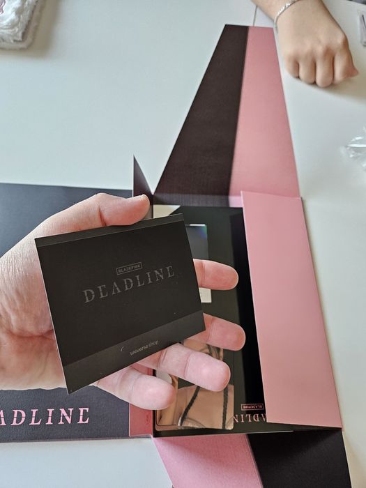 K-pop албум BLACKPINK DEADLINE – като нов, подходящ за подарък