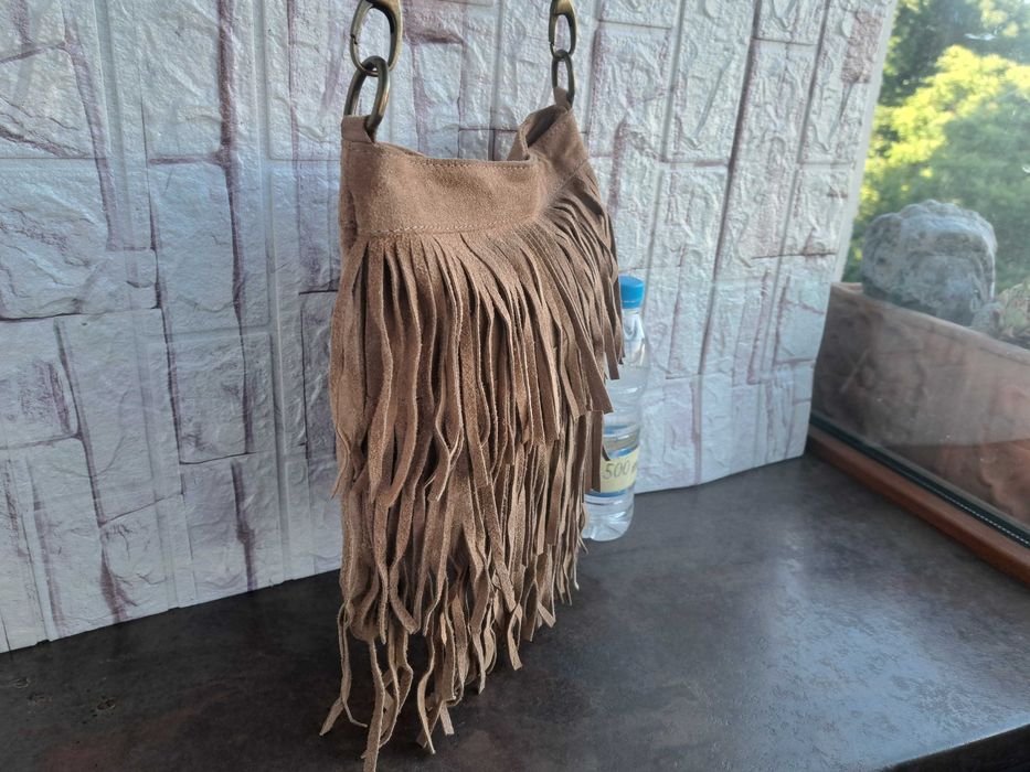 дамска чанта,малка велурена чантичка с ресни-естествена кожа