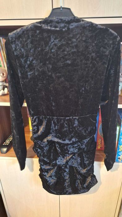 Vând Rochie ZARA, mar.S, 36 de catifea