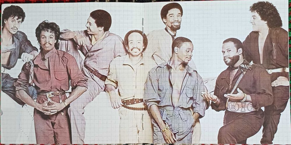 Продавам четири диска на Earth Wind & Fire и един диск на Stevie Wonder