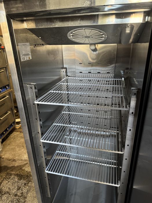 Вертикален фризер Atosa  670L