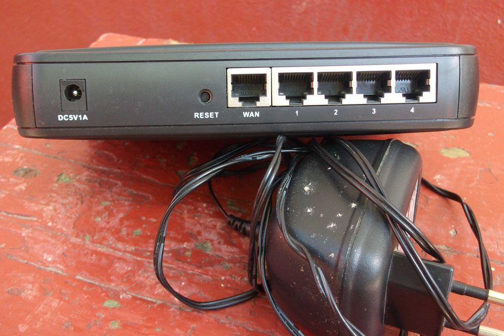 2 Routere Webstar si Time.