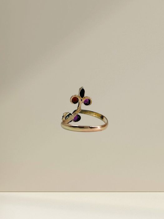 Пръстен с диамант ,сапфир, рубин и аметист