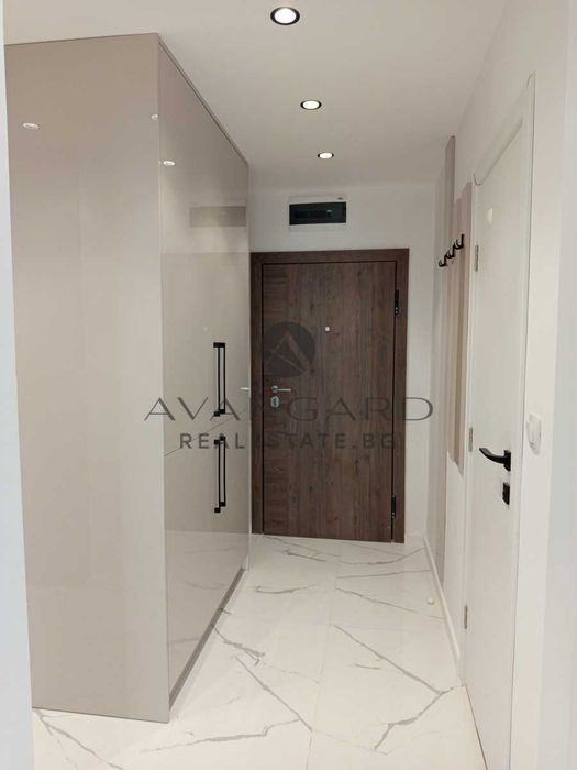 Продава се Тристаен апартамент в Пловдив, Остромила - 116 кв.м за 2199 €/кв.м - Снимка #14