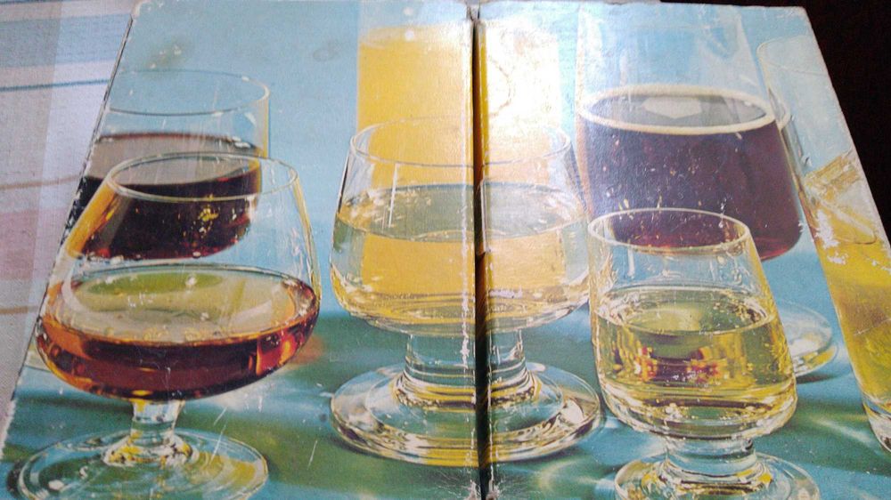 продаются наборы бокалов