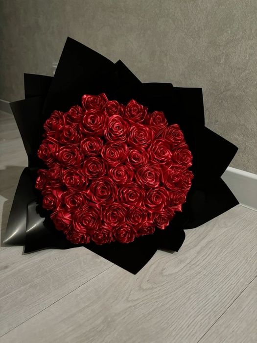 Красивые атласнве розы