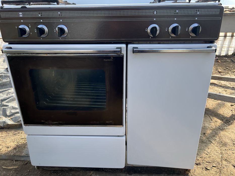 Aragaz 5 ochiuri cuptor functional loc butelie