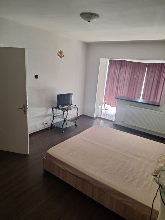 Inchiriez apartament cu 2 camere