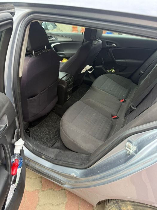 Vând Opel insignia