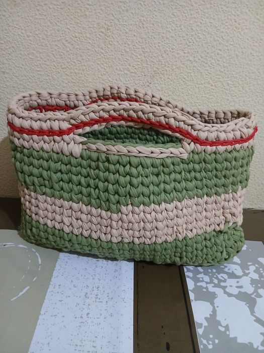 Тукилган кугирчоклар ва сумкалар сотилади