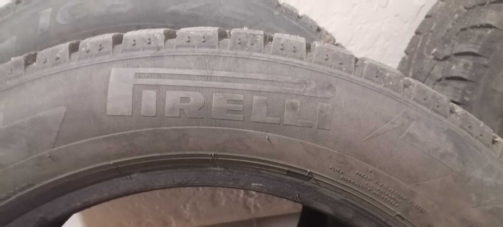 Резина зима 215/55/R17