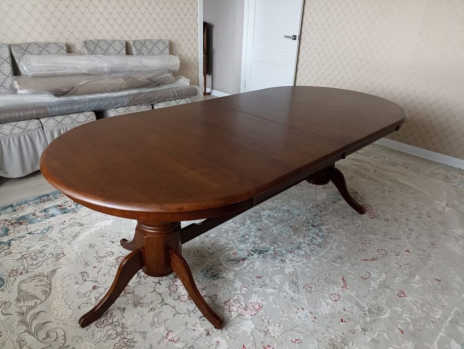 Продаю стол раздвижной в гостиную