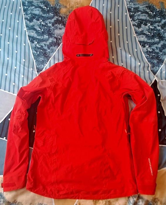 Geaca Dama Montain Hard Wear marimea S/P