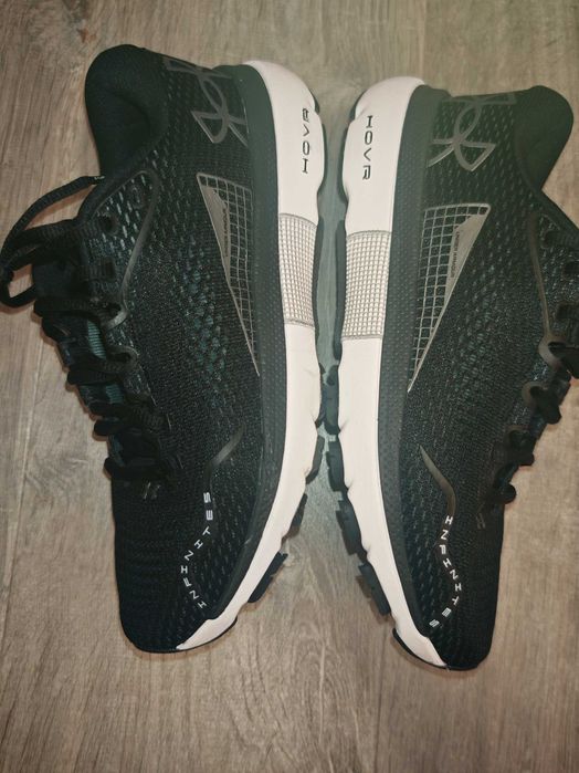 Adidași Under Armour