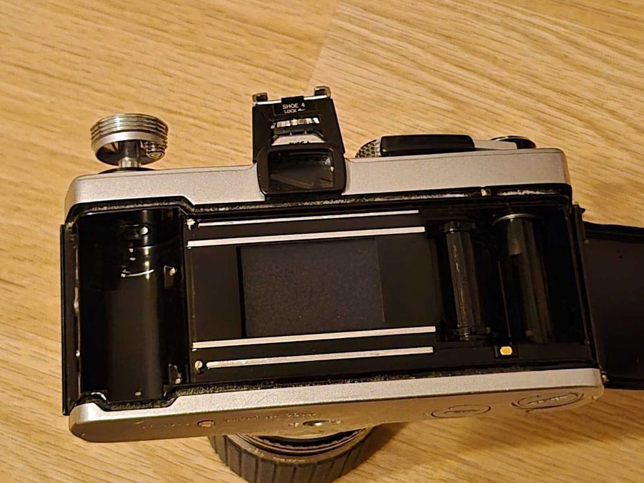 Camera foto Olympus OM-1 MD + obiectiv Sigma 80mm - colectie