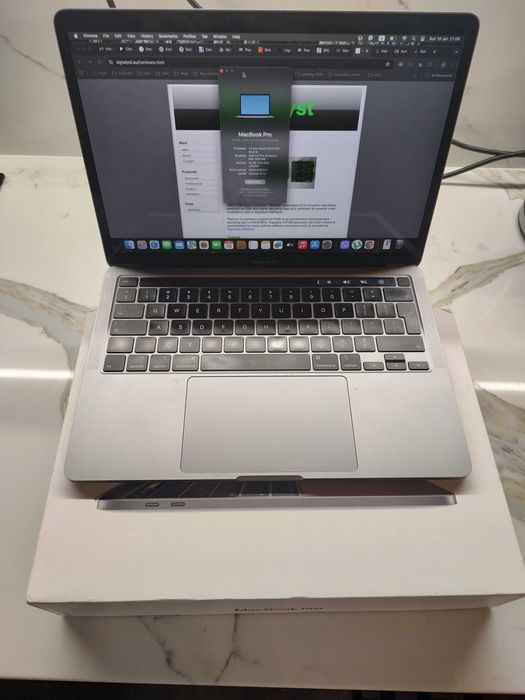 2020 Macbook Pro 13", 16GB RAM, 256GB SSD