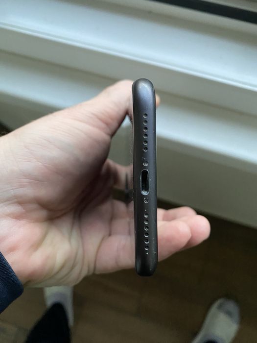 Iphone 11 128gb + 3 калъфа