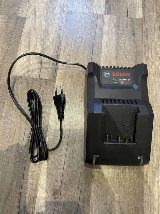 Incarcator Bosch 18V - 40