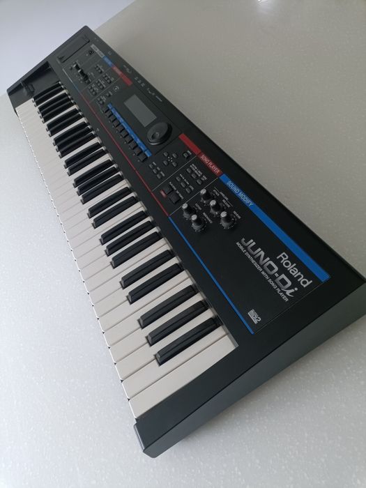 Синтезатор Roland Juno Di