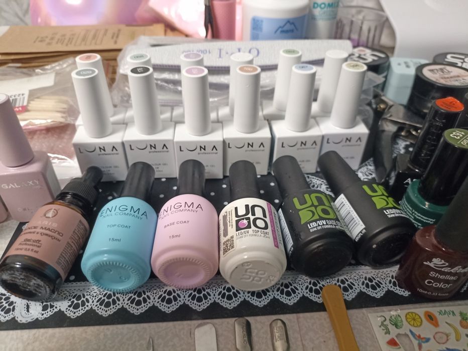 Для маникюра  срочно продам