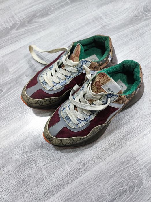 Продаются оригинал кросовки