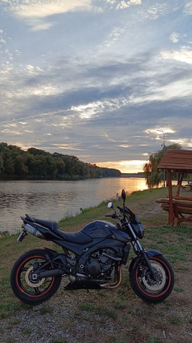 A2 - Suzuki GSR 600 full black