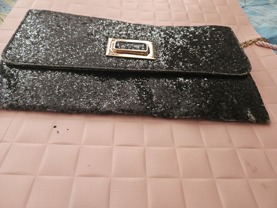 Дамски официален клъч