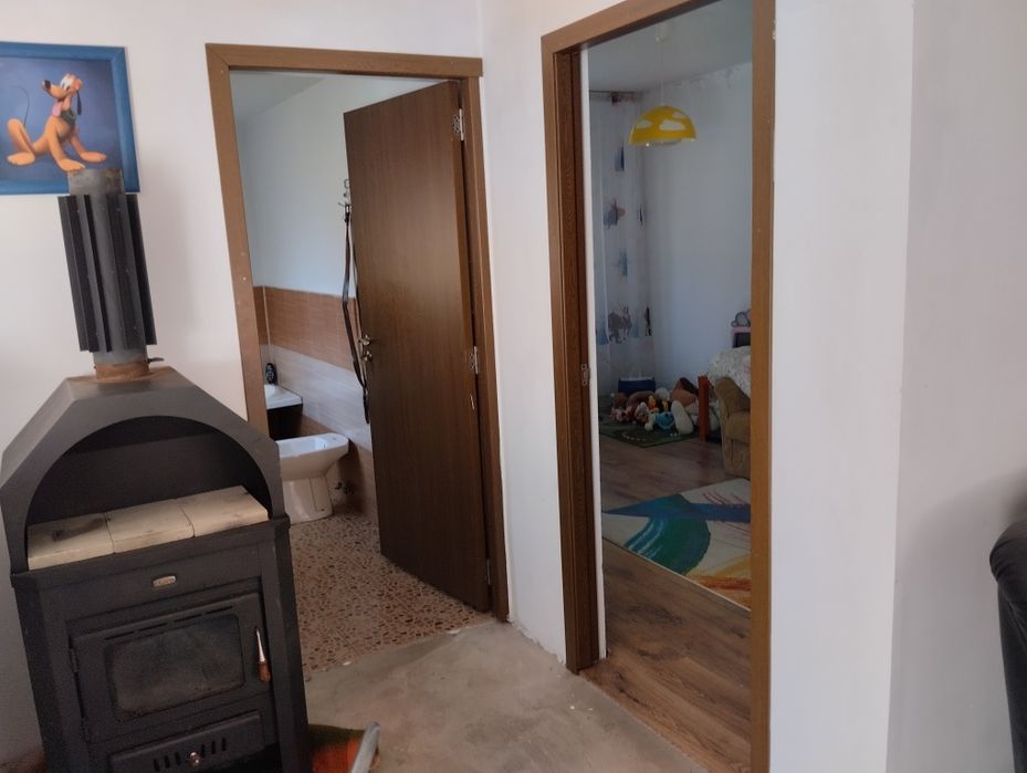 De închiriat pe termen lung: Apartament 2 camere la casă (46 mp) + terasă 20 mp & curte 200 mp | Zona Spital – Bicaz