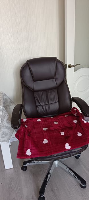 Продаётся компьютер в комплекте, стол, кресло