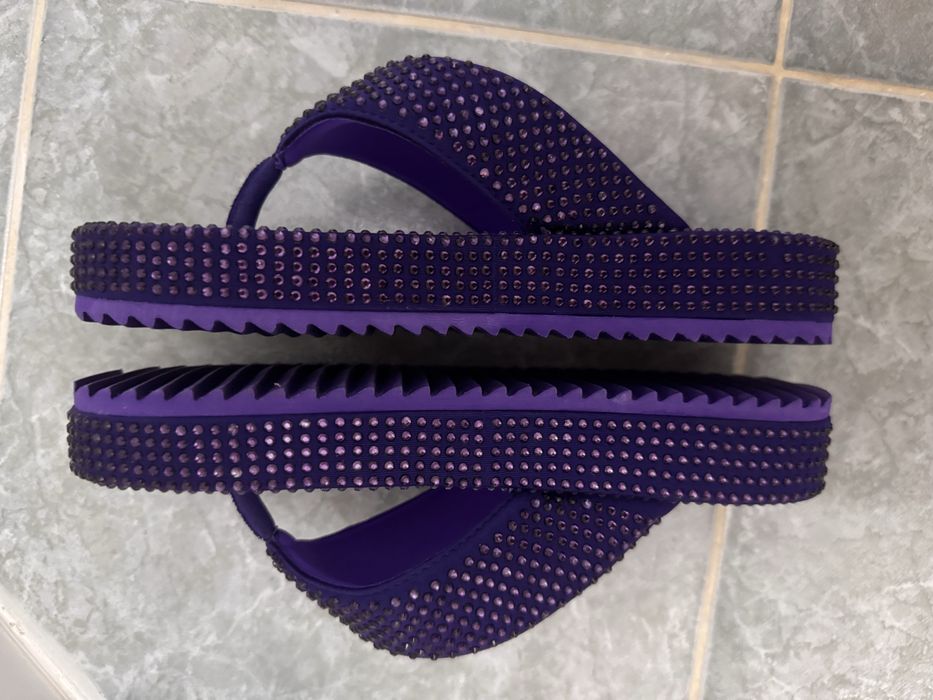 Papuci h&m mov……….