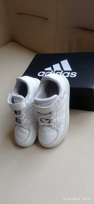 Бели маратонки ADIDAS BREAKNET C