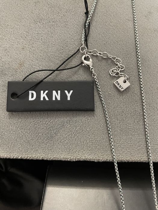 Ново колие с етикет DKNY