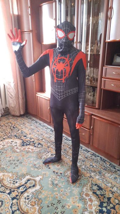 Продам 2 костюма( россия) недорого