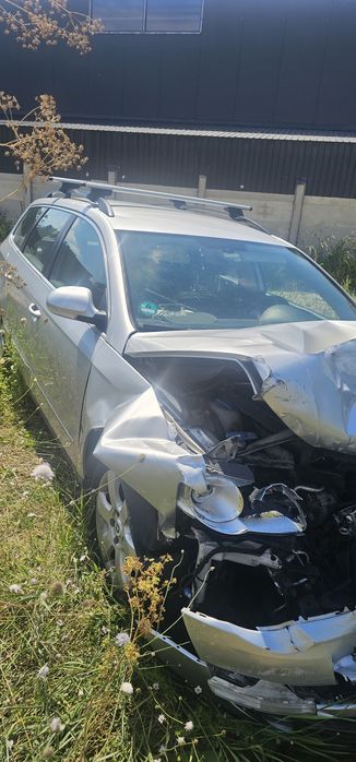 Dezmembrez wv passat break b6 argintiu culoare LA7W