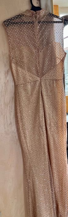 Официална рокля с камъчета
Обличана веднъж, като нова. Размер С/М