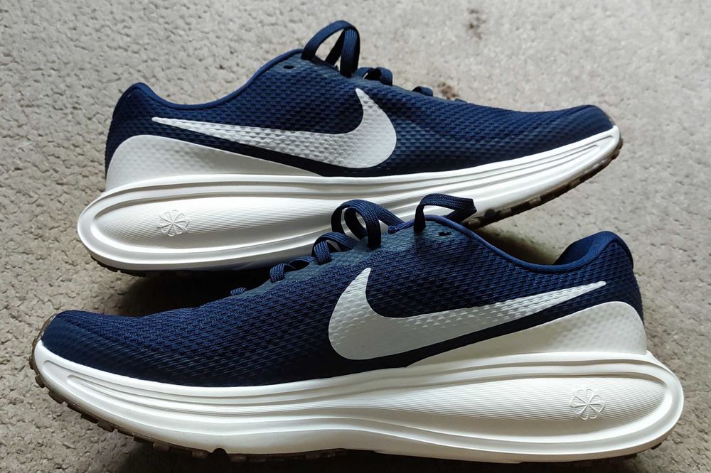 Nike Revolution 8