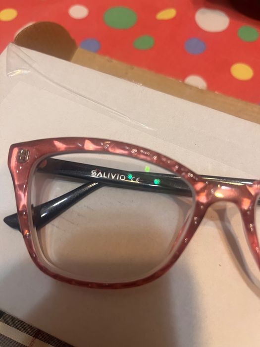 Рамка за очила със стъкла и кутия като нови