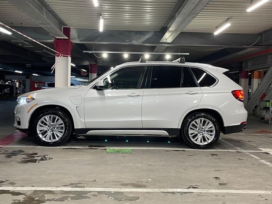 BMW X5 40E хибрид