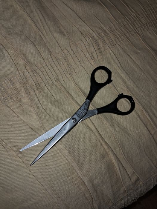 Профессиональные парикмахерские ножницы