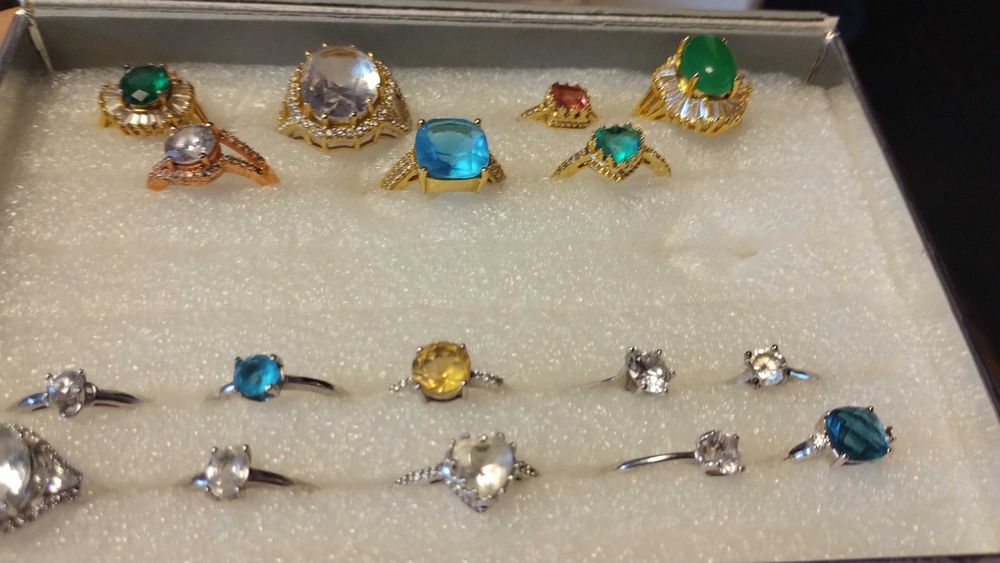 Vând inele argint si placate cu aur.