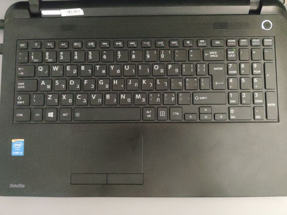 Vând laptob Toshiba