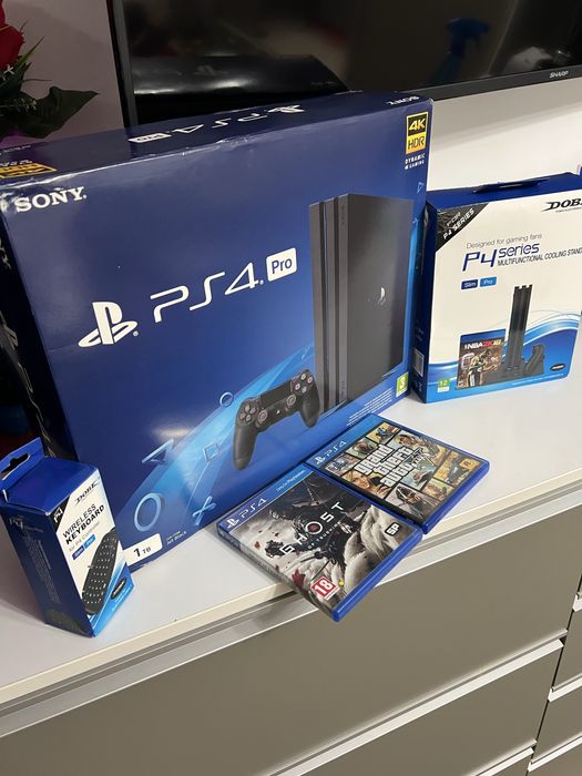 Playstation 4 PRO PS4pro 1TB impecabil ca nou