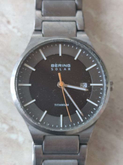 Ceas Bering Solar Titanium 14440, geam Safir, încărcare solară, complet din titan