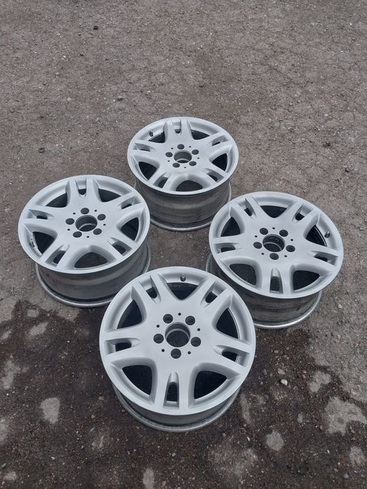 Диски оригинал R16 на Mercedes.